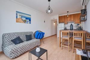 A kitchen or kitchenette at WELCS APARTAMENTO 020 EMP en la Playa