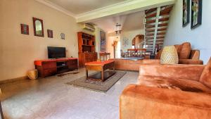Ruang duduk di Prime Home The View Hurghada