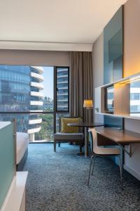 A seating area at Radisson Blu Hotel & Residence Maputo