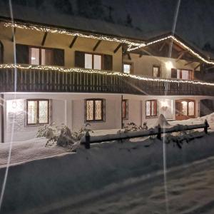 Budova, v ktorej sa dovolenkový dom nachádza