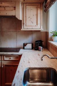 Das Verwall - finest serviced apartments的厨房或小厨房