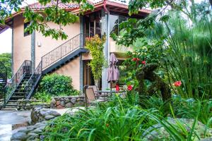 Jardí fora de The Inn at Palo Alto