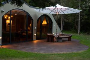 Taman di luar Silma Retreat