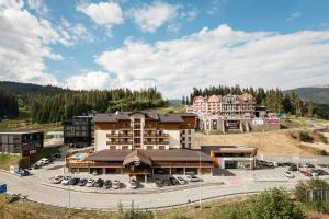Nespecifikovaný výhled na hory nebo výhled na hory při pohledu z hotelu