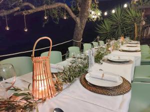 Reštaurácia alebo iné gastronomické zariadenie v ubytovaní Cortijo Vacas Gordas Villas