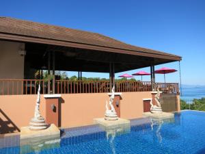 Bazén v ubytování Islanda Resort Hotel nebo v jeho okolí