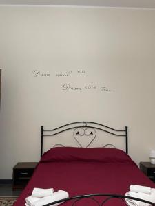 Letto o letti in una camera di Maya Palace Real Rooms Palermo centre close to Cathedral