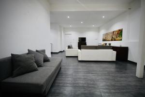 A seating area at TREND APARTMENTS
