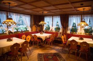 Restoran või mõni muu söögikoht majutusasutuses Hotel St. Georg