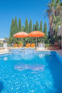 Πισίνα στο ή κοντά στο Central villa flatlet with pool - free parking and WiFi