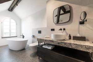 Koupelna v ubytování Wailtl Hotel + 37 fotografií