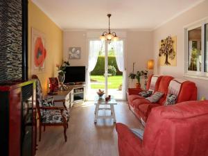 Posedenie v ubytovaní Maison charmante à Pédernec avec jardin spacieux