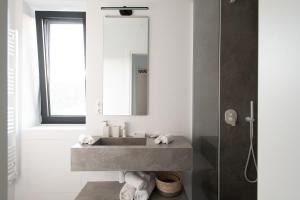 Łazienka w obiekcie Family & Golf VILLA LAGUNA TOWERS Gialova Navarino
