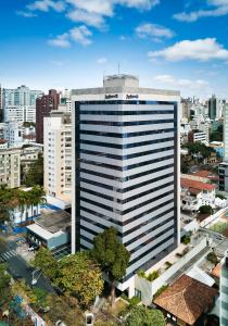 O edifício em que o hotel se localiza