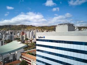 Uma vista da montanha tirada do hotel 