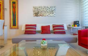 Część wypoczynkowa w obiekcie 3 Bedroom Stunning Home In Torrevieja