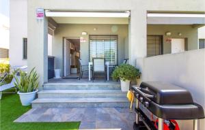 Zdjęcie z galerii obiektu 3 Bedroom Stunning Home In Torrevieja w mieście Torrevieja