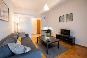 Μια τηλεόραση ή/και κέντρο ψυχαγωγίας στο Διαμέρισμα 55 τ.μ. στο κέντρο με δωρεάν πάρκινγκ