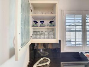 Galeriebild der Unterkunft STEPS FROM THE BEACH, BEST LOCATION, 2 BDRM 2 BTH in Clearwater Beach