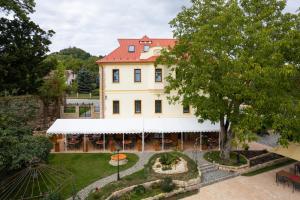 Vonkajšia záhrada v ubytovaní Villa Libosad