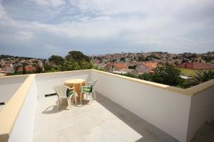 Balkón alebo terasa v ubytovaní Rooms with a parking space Mali Losinj (Losinj) - 9681