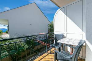 Balkón alebo terasa v ubytovaní Apartment Gradac 14708b