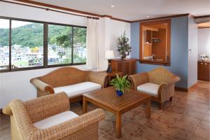 Posezení v ubytování Sun Hill Hotel Patong