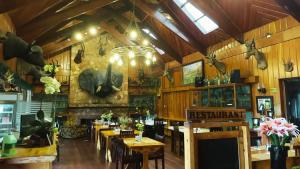 Restaurace v ubytování Log Cabin Hotel - Baguio