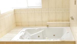 Koupelna v ubytování Villa Emilia Hostal + 24 fotografií