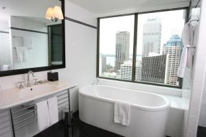 Koupelna v ubytování Amora Hotel Jamison Sydney