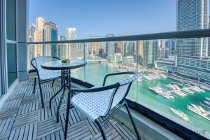 Balkón nebo terasa v ubytování Elegant 2BR at The Point Dubai Marina by Deluxe Holiday Homes