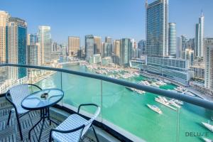 Nespecifikovaný výhled na destinaci Dubaj nebo výhled na město při pohledu z apartmánu