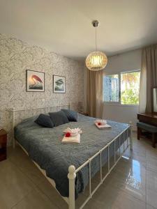 Postel nebo postele na pokoji v ubytování Timeless Cyprus