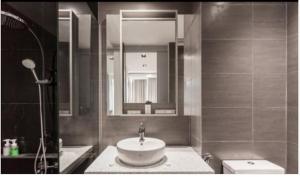 Kamar mandi di EXPRESSIONZ by GSuites