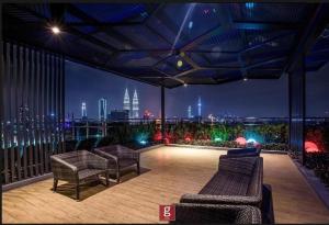 Area tempat duduk di EXPRESSIONZ by GSuites
