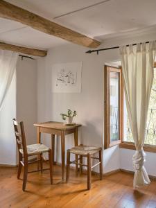 Prostor za sedenje u objektu Osteria Grütli con alloggio