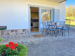 Fotografia z galérie ubytovania Sole 4 Garten Ferienwohnung mit Pool EG v destinácii Colico
