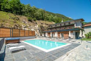 Bazén v ubytování Dascio Silence Ferienwohnung mit Panorama Balkon nebo v jeho okolí