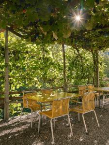 Vrt ispred objekta Osteria Grütli con alloggio