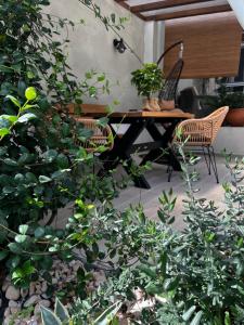 Um jardim em Alkistis House