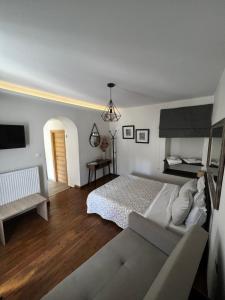 Cama ou camas em um quarto em Alkistis House