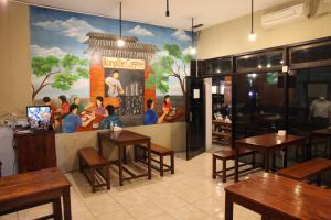Restaurace v ubytování Rahayu Hotel Cirebon