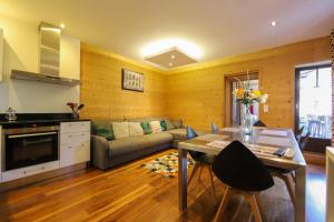 Kuchyňa alebo kuchynka v ubytovaní L'Isle - Lofts & Lakes certified 5-stars