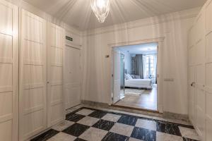 Ванная комната в Habitaciones Apartamento B&B Plaza Nueva 8 +24 фотографии