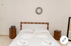 Postel nebo postele na pokoji v ubytování Apt., Center of Vlora 3