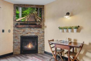 Imagem da galeria de The Rustic Suite - Main Street Lodge in Berlin em Berlin