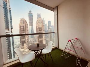 Fotografie z fotogalerie ubytování 3 bedroom marina beach view apartment skyview tower marina v Dubaji
