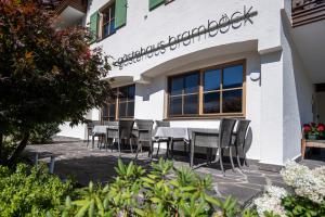 Byggingin sem gistihúsið er í