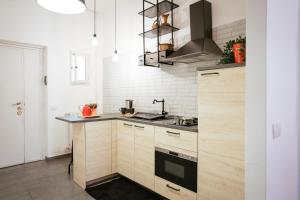 Кухня или кухненски бокс в Art Nouveau apartment