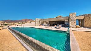 Fotografia z galérie ubytovania Private 4 Br Luxury Peaceful Mylo Villa W 2 Pools Close to Mylpotas Beach v destinácii Mylopotas